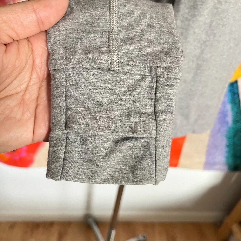 Lululemon Athletica Coast Wrap cardigan in Heather Gray size 2 preowned